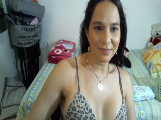 Live sex webcam photo for Sofiahenao #269431398