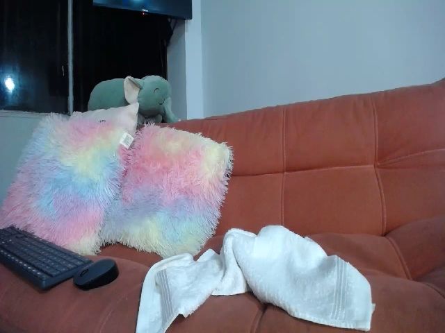 Live sex webcam photo for Akeishaa_ #269420160