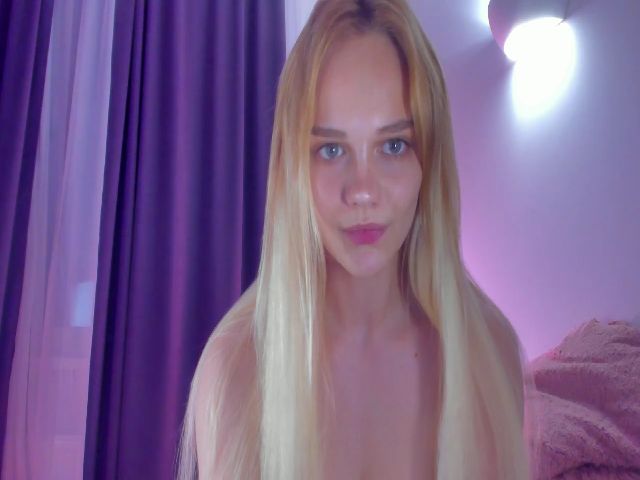 Live sex webcam photo for KattyCry #269427710