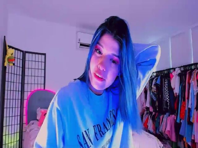 Live sex webcam photo for Agostinha_Red #269426946