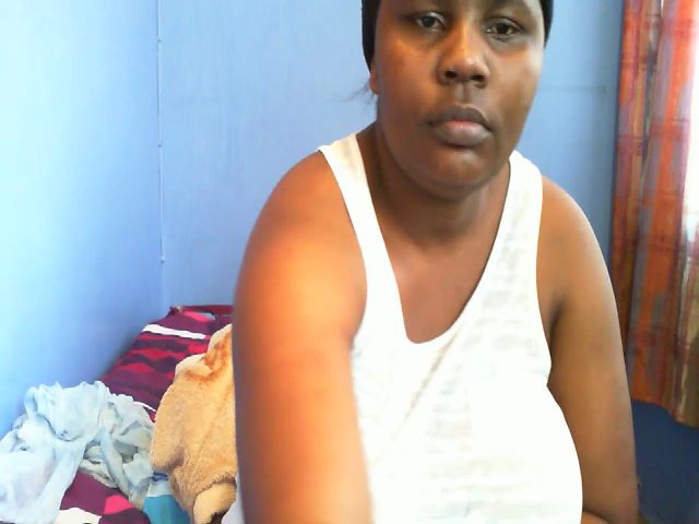 Live sex webcam photo for LaraLovesU #269421010