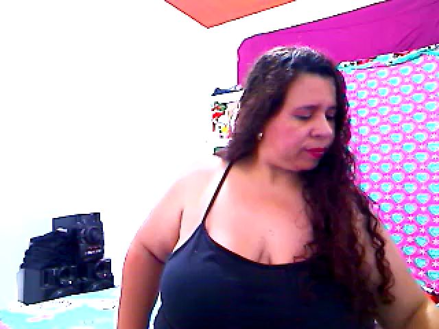 Live sex webcam photo for LatinaBigAss4 #269430539