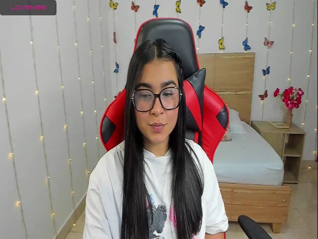 Live sex webcam photo for Violeth_96_ #269426941