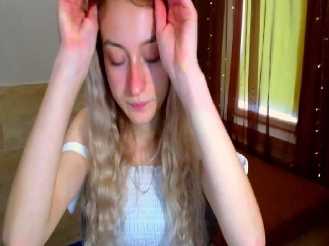 Live sex webcam photo for LinaRum__ #269424377