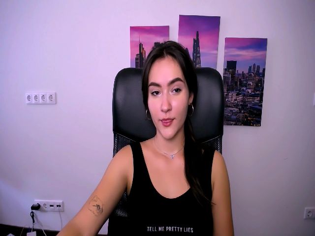 Live sex webcam photo for MellidaDeus #269425894