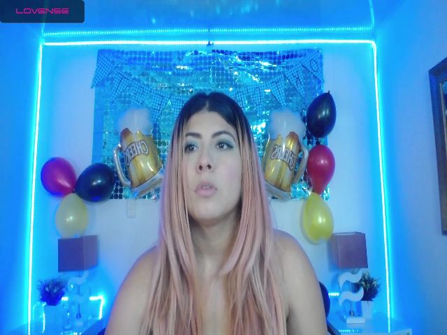 Live sex webcam photo for NicolSaenz #269427403