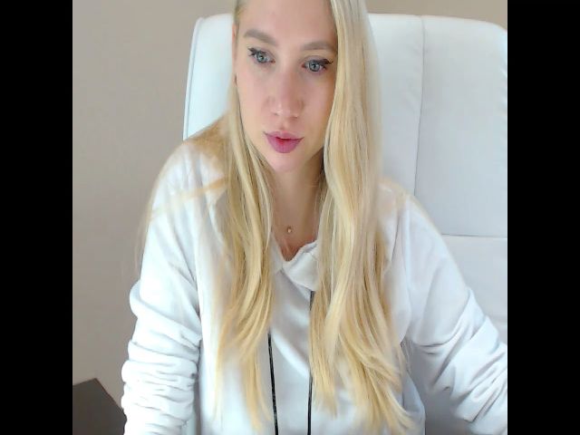 Live sex webcam photo for Miss_Sylvia #269427019