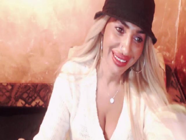 Live sex webcam photo for Goodspleasure #269427574