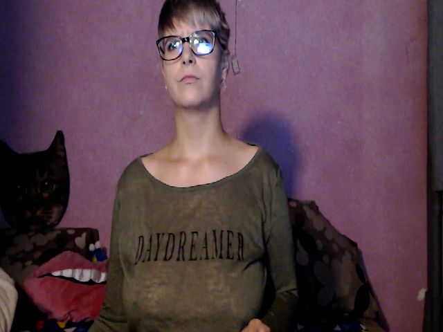 Live sex webcam photo for IamMiky #269431590