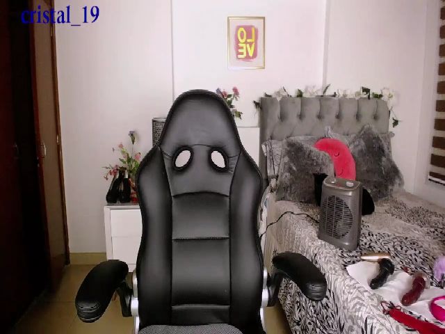 Live sex webcam photo for Cristal_19 #269420666