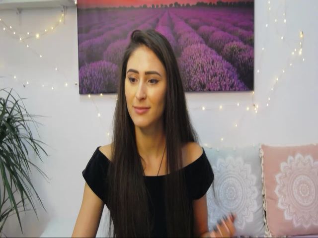 Live sex webcam photo for MaraW #269426401