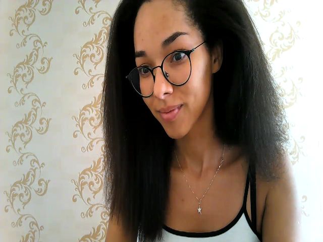 Live sex webcam photo for Carmel_Dee #269424663