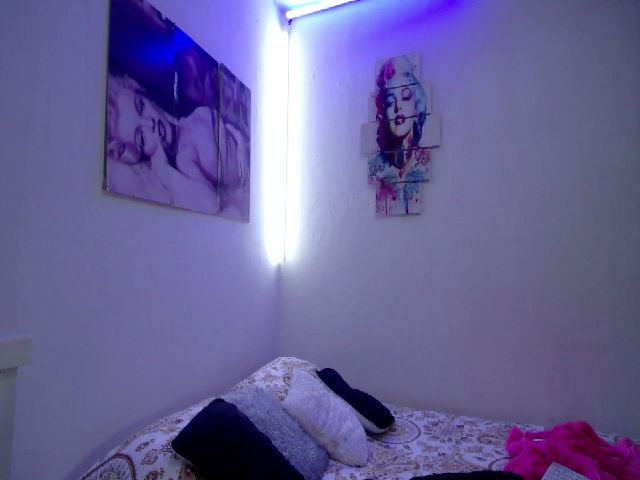 Live sex webcam photo for Jazmin_Smith #269432566