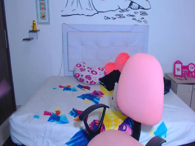 Live sex webcam photo for violeta09 #269420640