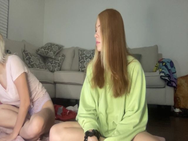 Live sex webcam photo for Honeysweet115 #269423767