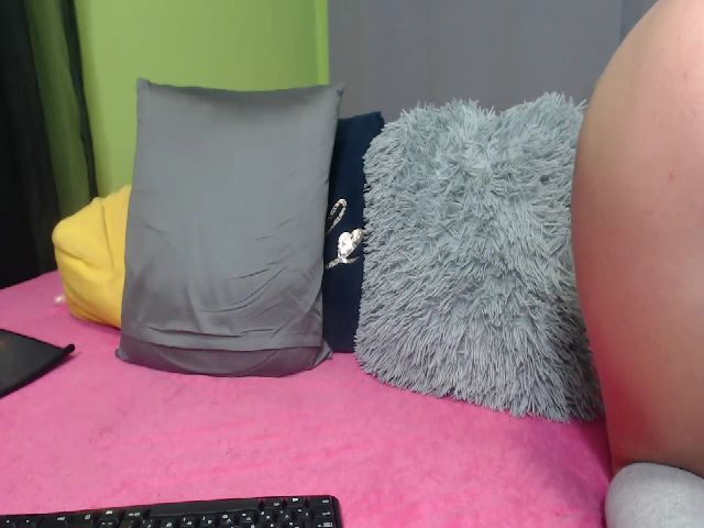 Live sex webcam photo for ViktoriaSoul_ #269431233