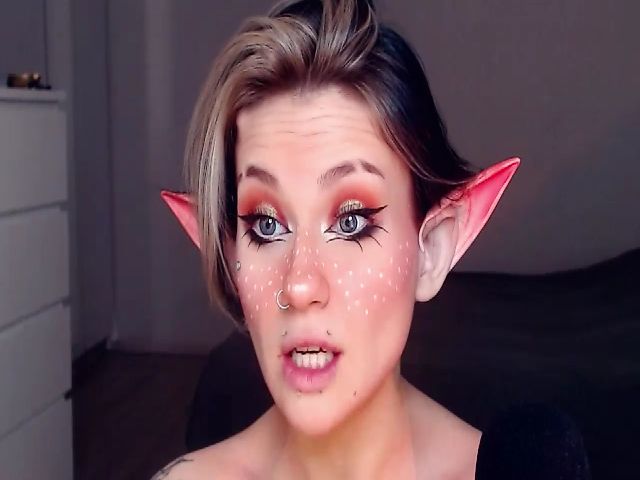 Live sex webcam photo for Hella_Hell #269423727