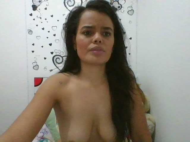 Live sex webcam photo for Vanessahomeg #269429255