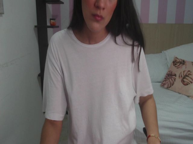 Live sex webcam photo for romina_21 #269431788