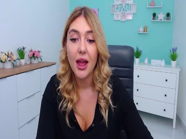 Live sex webcam photo for NicoleConnor #269425853