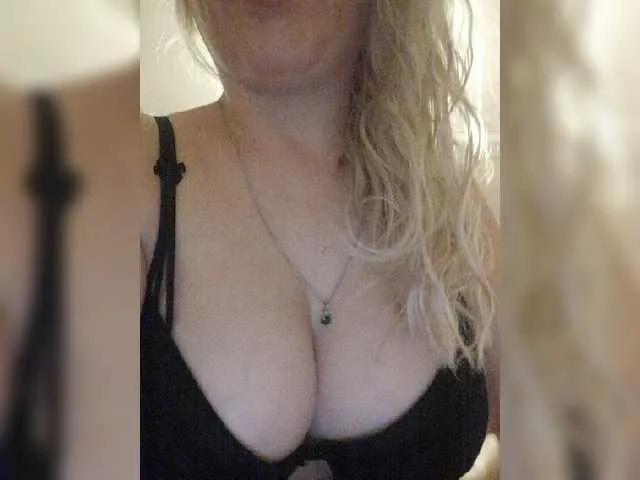 Live sex webcam photo for Alinaa #269428741