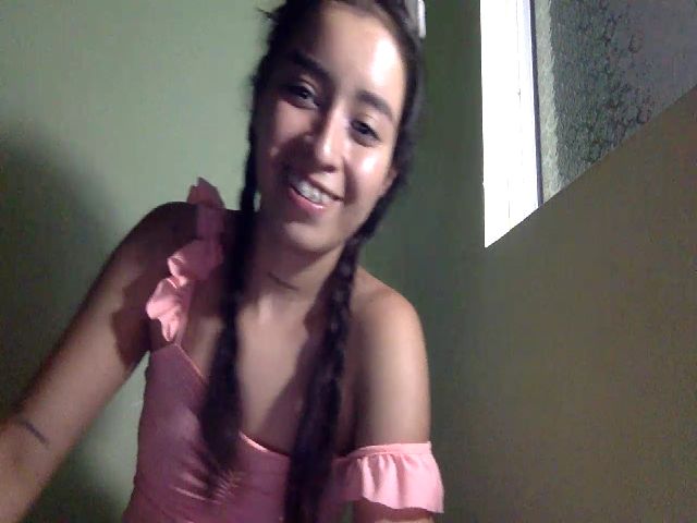 Live sex webcam photo for tinquerbell69 #269420506