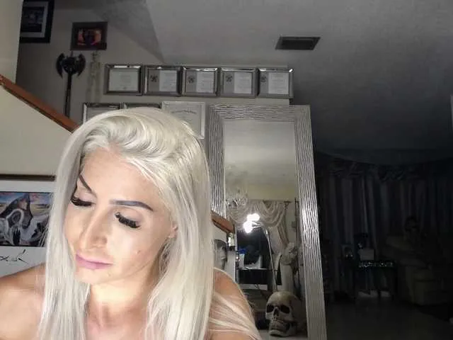 Live sex webcam photo for adrianna_fox #287953218