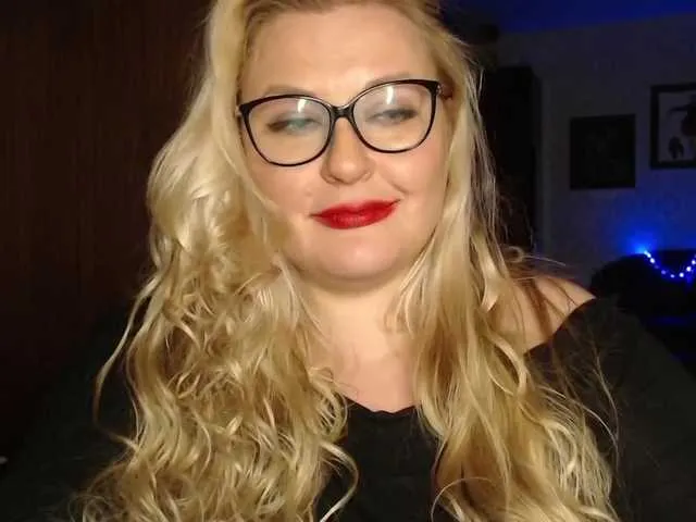 Live sex webcam photo for WifeyNusha #269444843