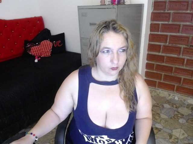 Live sex webcam photo for allibigtits69 #269440880