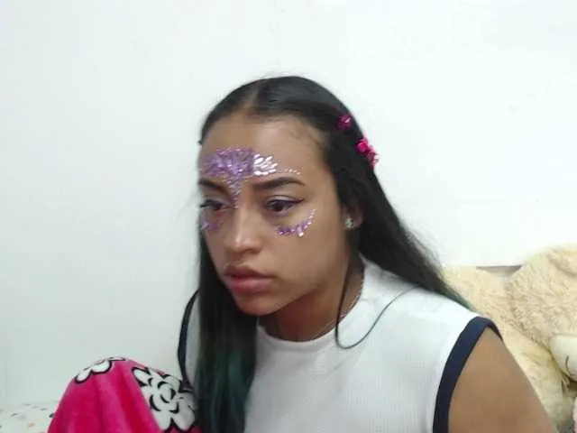 Live sex webcam photo for Angeluxxx #269437101