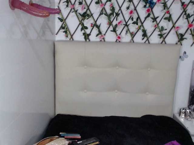 Live sex webcam photo for LilyPeytonx #269446129