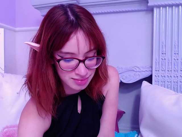 Live sex webcam photo for MaddieAlle #269446146