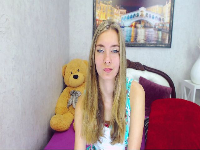 Live sex webcam photo for RossandaShy #269436041