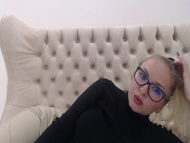 Live sex webcam photo for Singlemilff #269448476