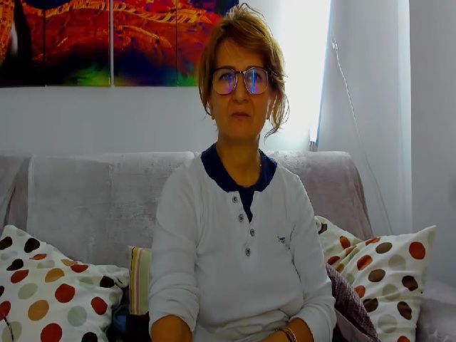 Live sex webcam photo for Maturefemme #269444368