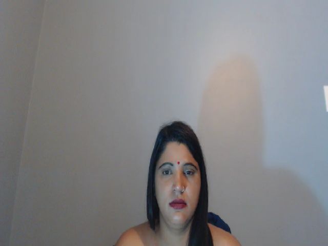 Live sex webcam photo for Indianrose1 #269449558