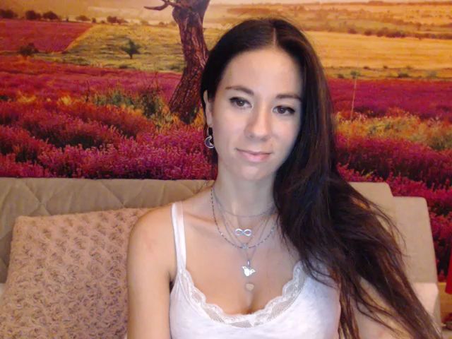 Live sex webcam photo for RoselynMoon #269447525