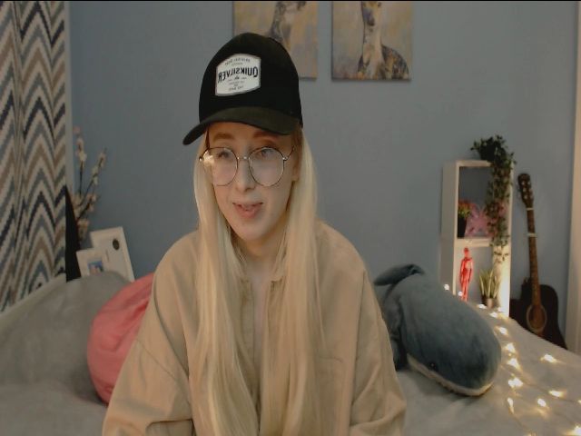 Live sex webcam photo for Anabel_Xoxo #269444167