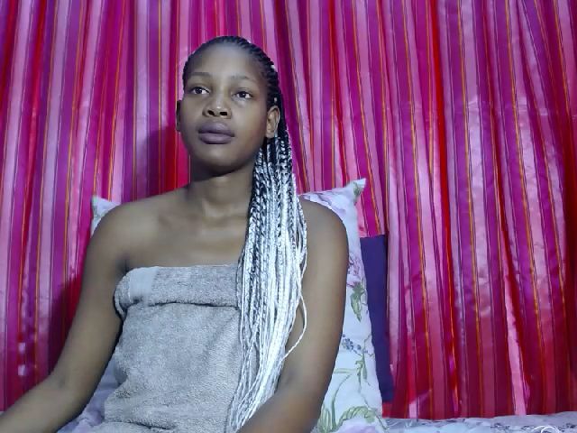 Live sex webcam photo for Aaliyah98x #269439358