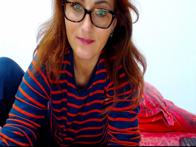 Live sex webcam photo for Carolineback #269435880