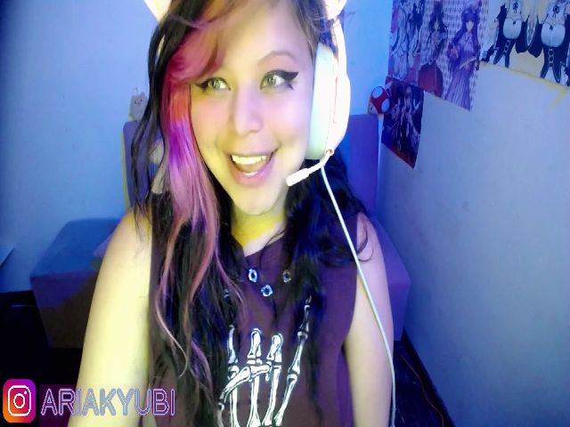Live sex webcam photo for Aria_Yummi #269435076