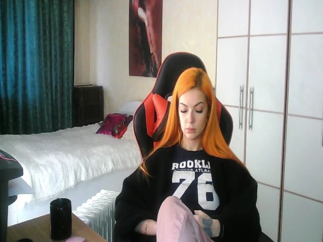 Live sex webcam photo for LuckyStarlet #269439149