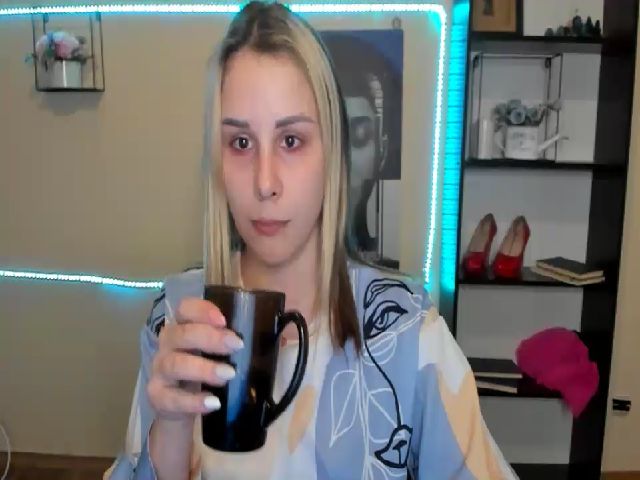 Live sex webcam photo for PolliMilk #269443883