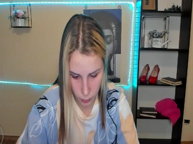 Live sex webcam photo for PolliMilk #269446626