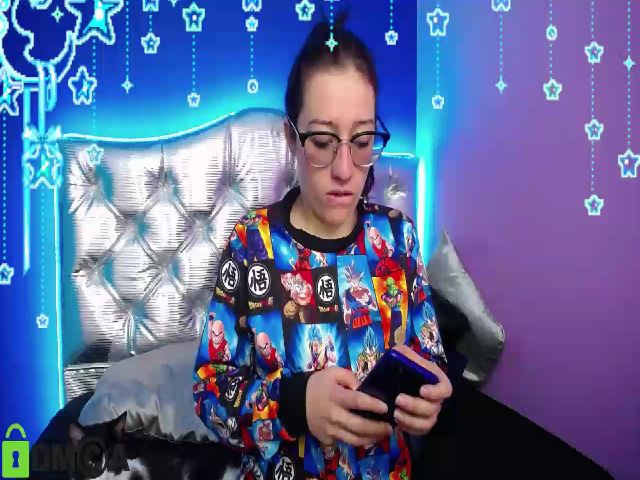 Live sex webcam photo for Melanie12_ #269442975