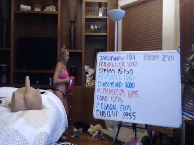 Live sex webcam photo for Autumn_Blonde #269441612