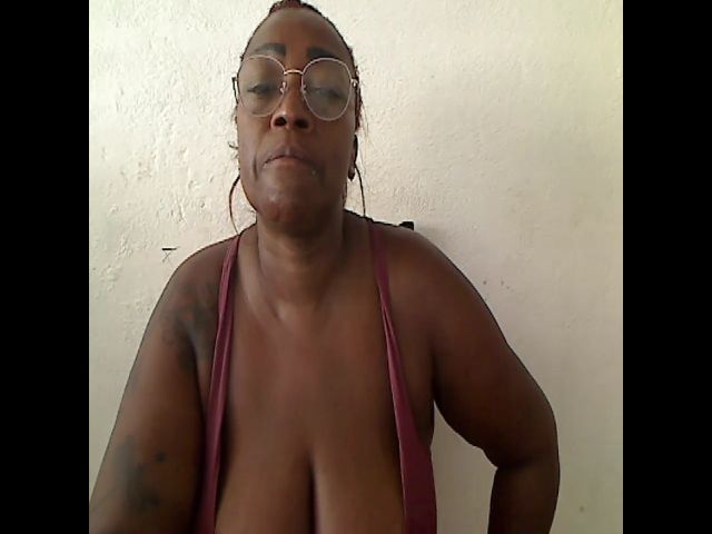 Live sex webcam photo for Assbigxhot9 #269441499