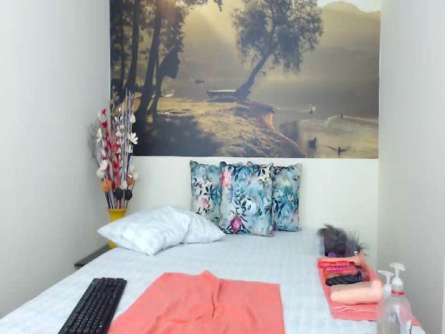 Live sex webcam photo for AikoTailor #287876733