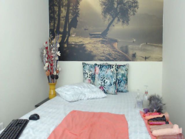 Live sex webcam photo for AikoTailor #287876736