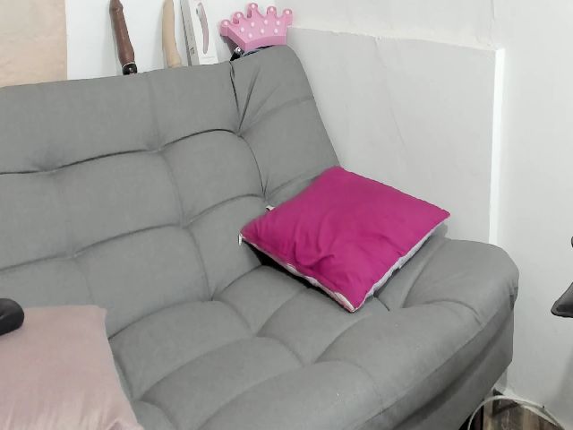 Live sex webcam photo for Violet21_ #269434344